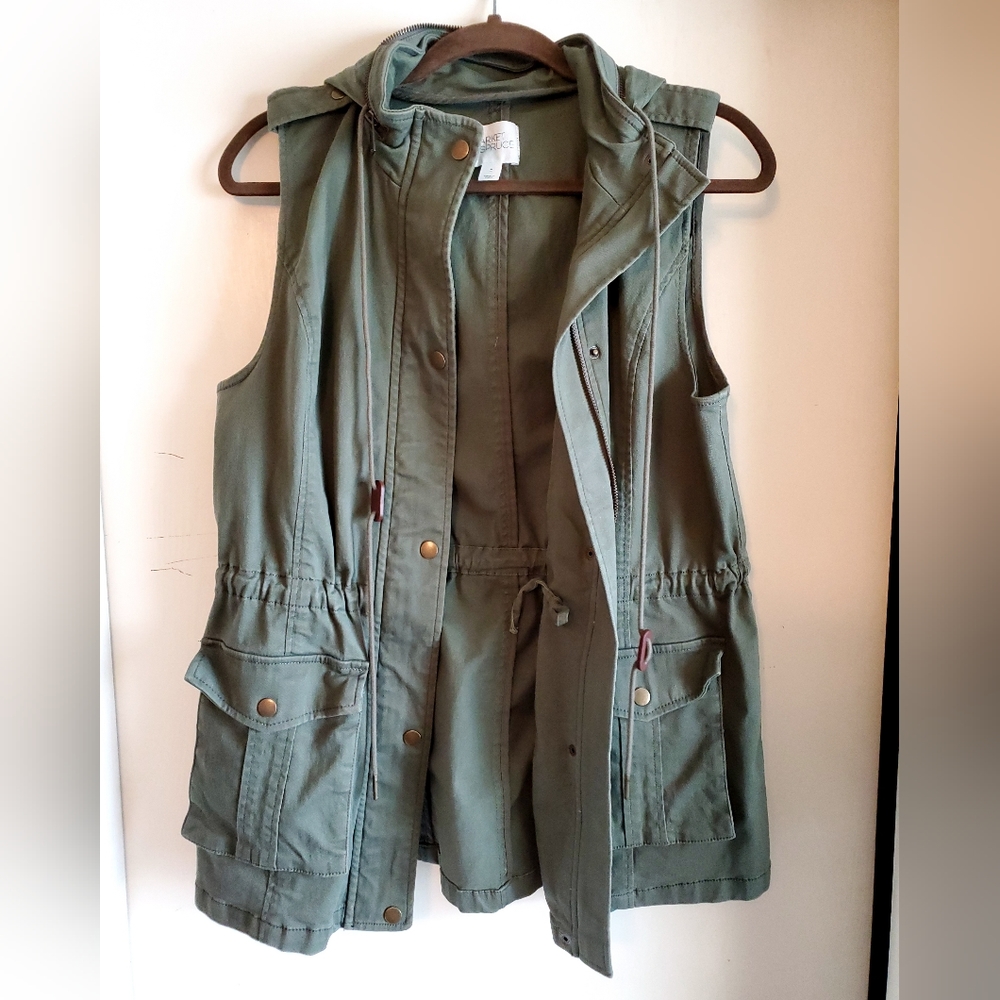 Market and Spruce hooded cargo vest